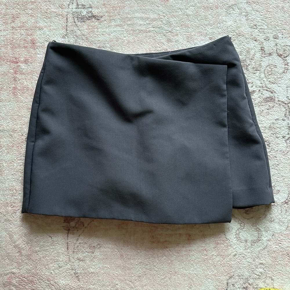 Zara Asymmetrical Skort color dark gray. Size medium!